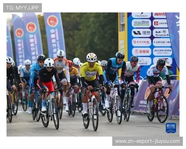 自行车联赛冲刺阶段竞争白热化，分秒必争，自行车比赛